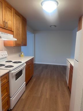 Huge Savings at Summerhill Apartments! – photo 1
