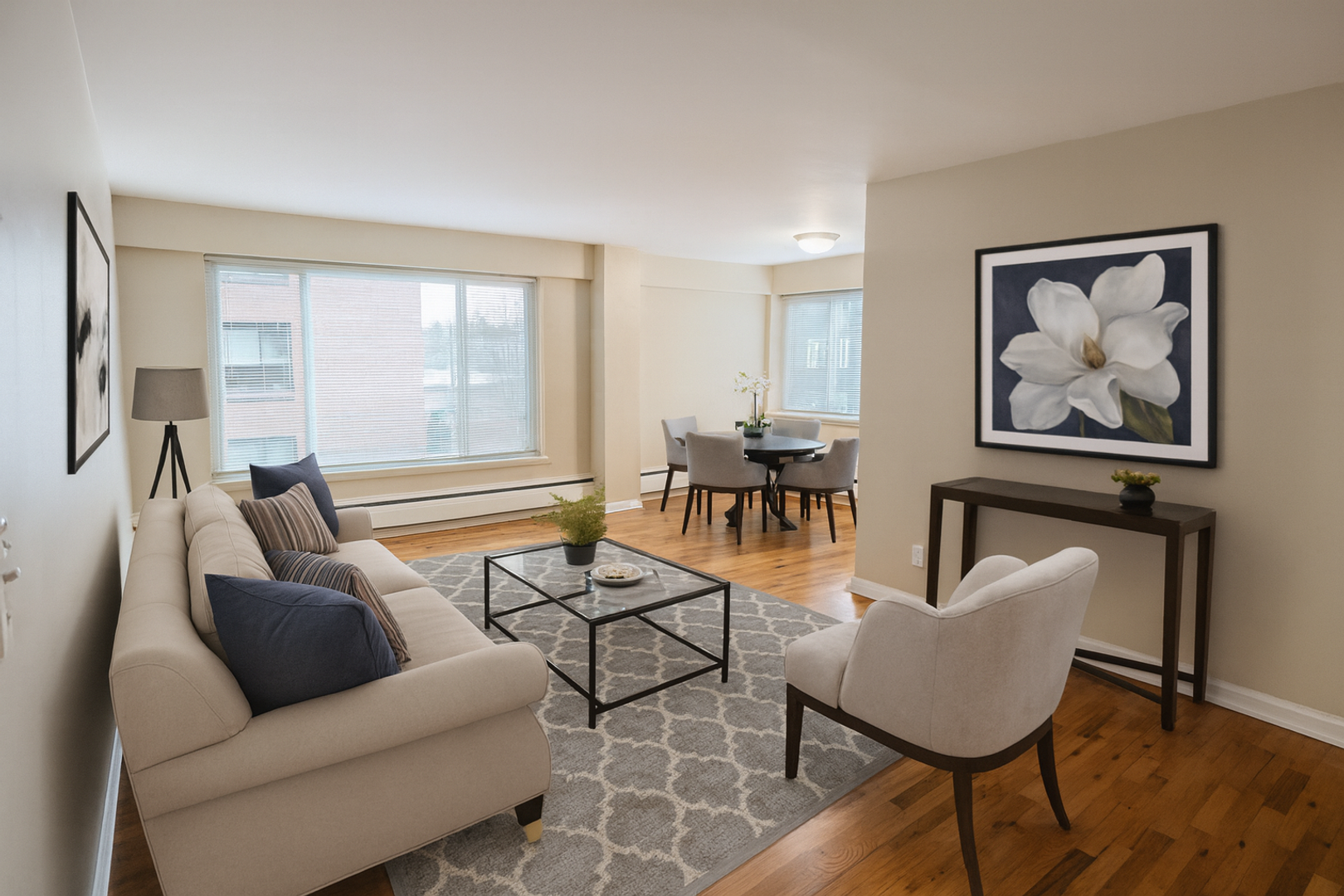 Seattle Apartment: 1321 Queen Anne Ave. N.