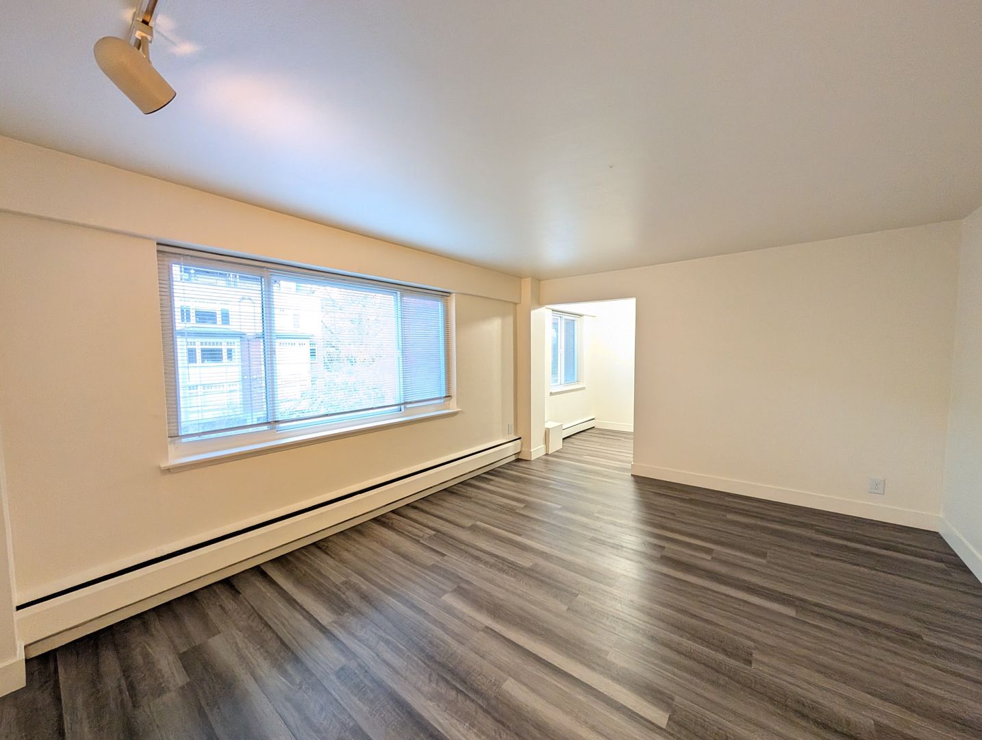 Seattle Apartment: 1321 Queen Anne Ave. N.