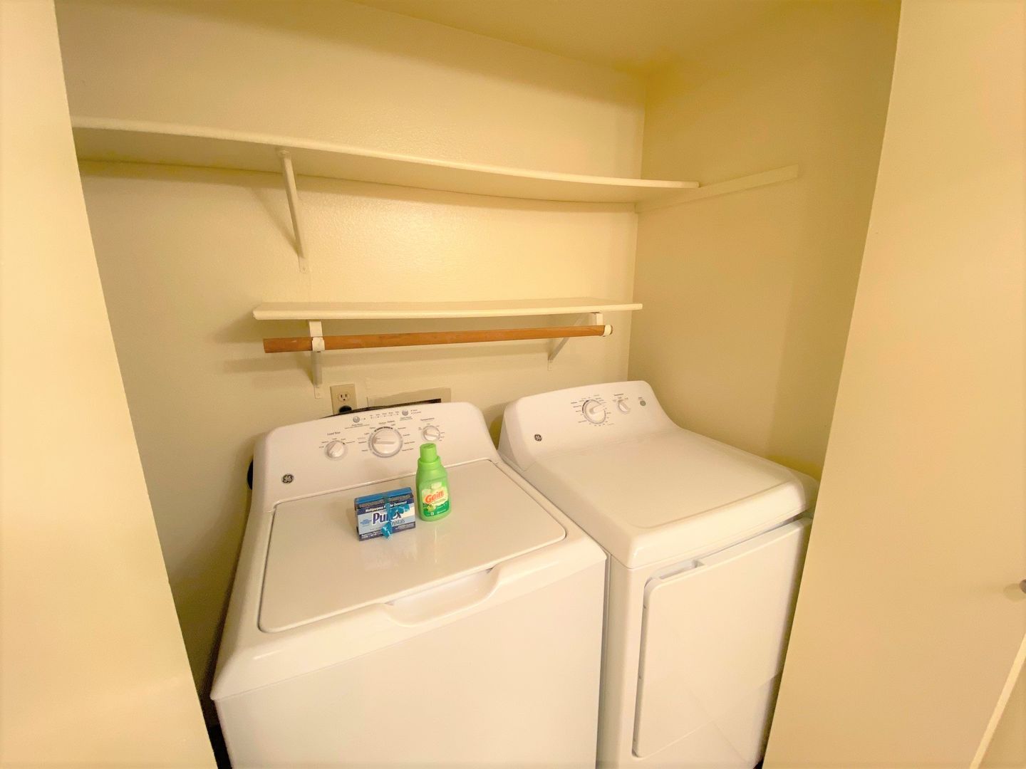 Redmond Apartment: 9200 Redmond Wdnvll Rd NE