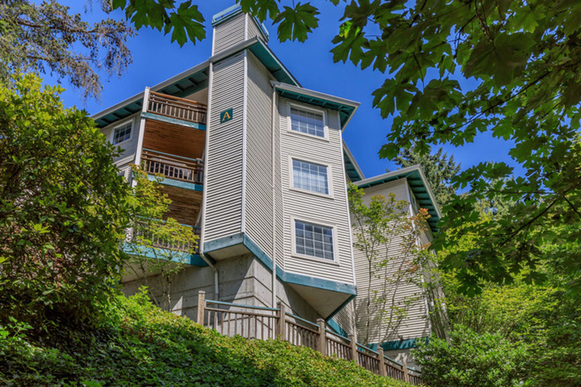 Redmond Apartment: 9200 Redmond Wdnvll Rd NE