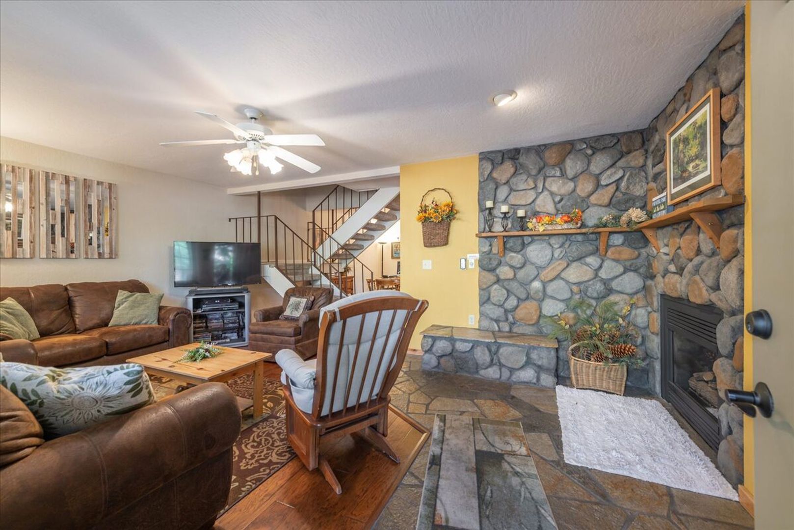 Tahoe City Condo: 3101 Lake Forest Road #142