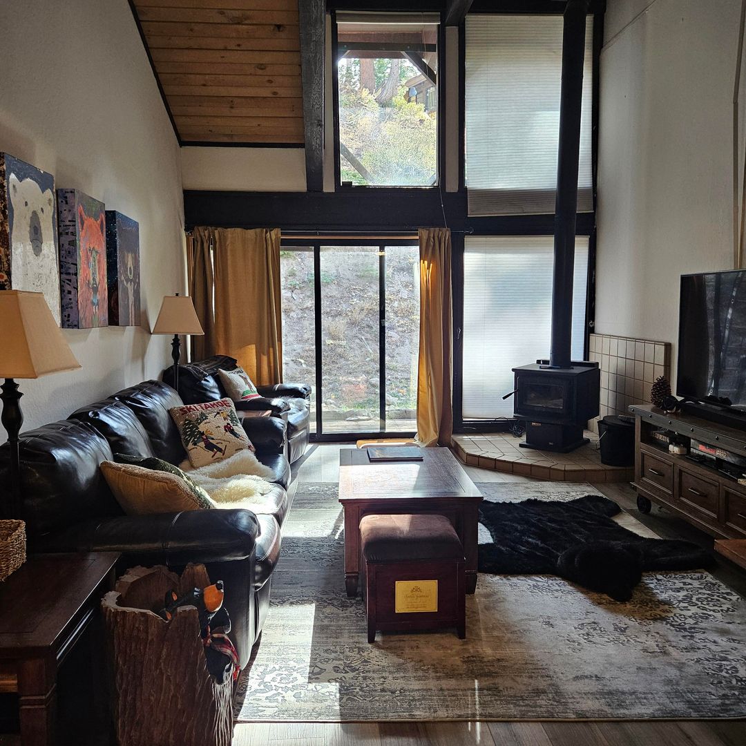 Alpine Meadows Condo: 2090 Chalet Rd # 22