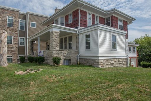1218 N College- Unit B - FREE MONTH OF RENT! – photo 1