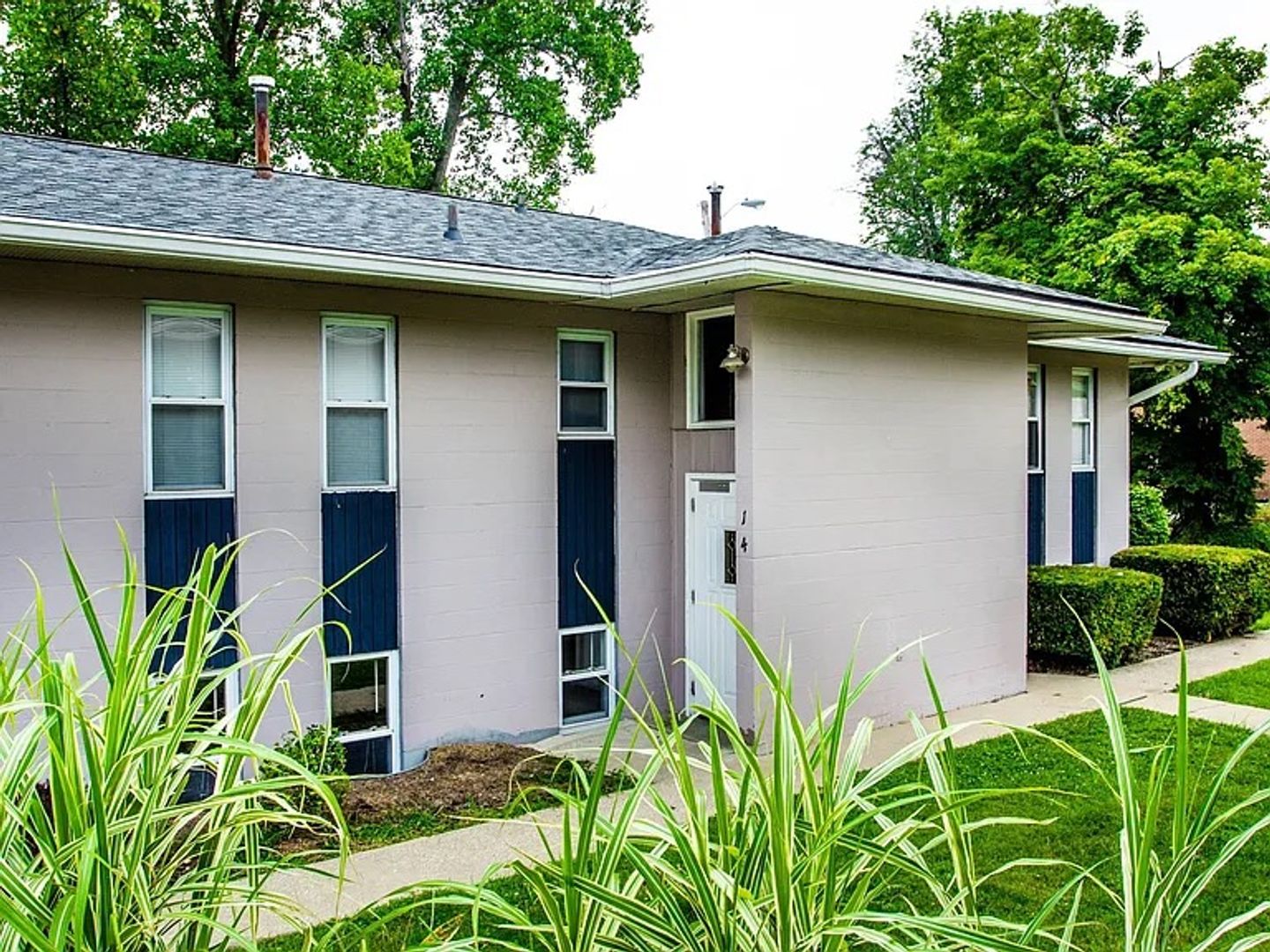 Bloomington Apartment: 400 S. Henderson St.