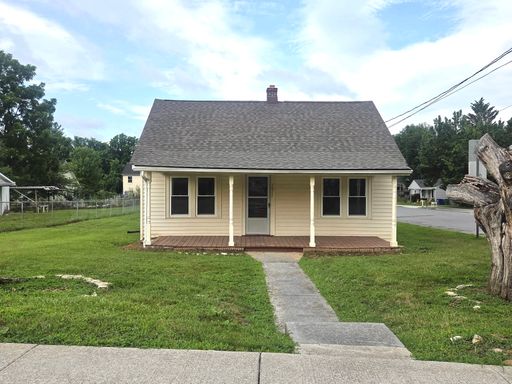 1011 N. Progress St| 2 bedroom, 1 bath house| 07/22/2025 – photo 1