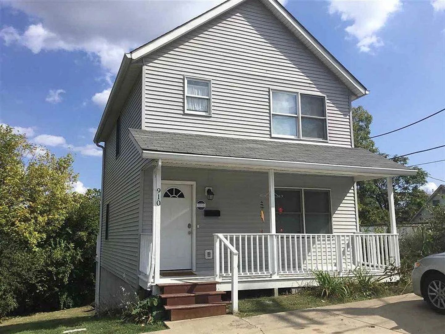 Bloomington House: 910 N Rogers St - 910 N Rogers