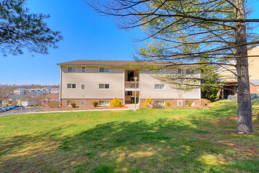 300 McDonald Street | 2 bed/1bath Available now for the 2027-2028 Lease Term – photo 1