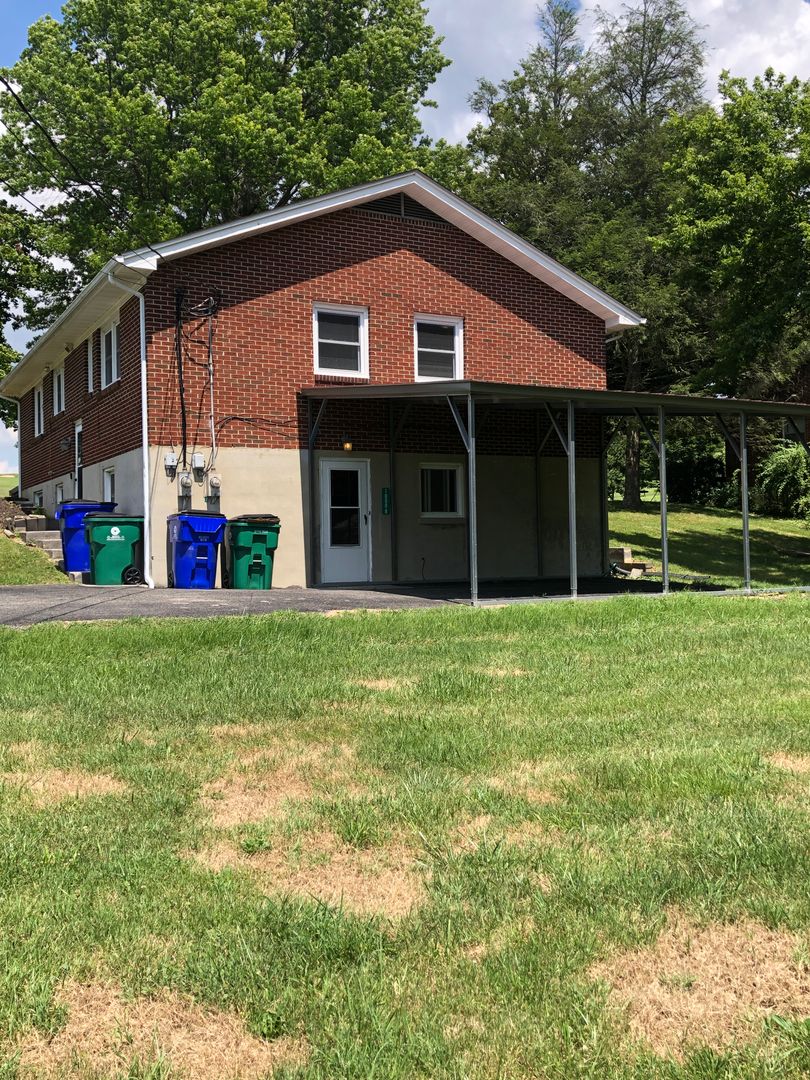 1000 Willard Drive - B, Blacksburg, VA 24060