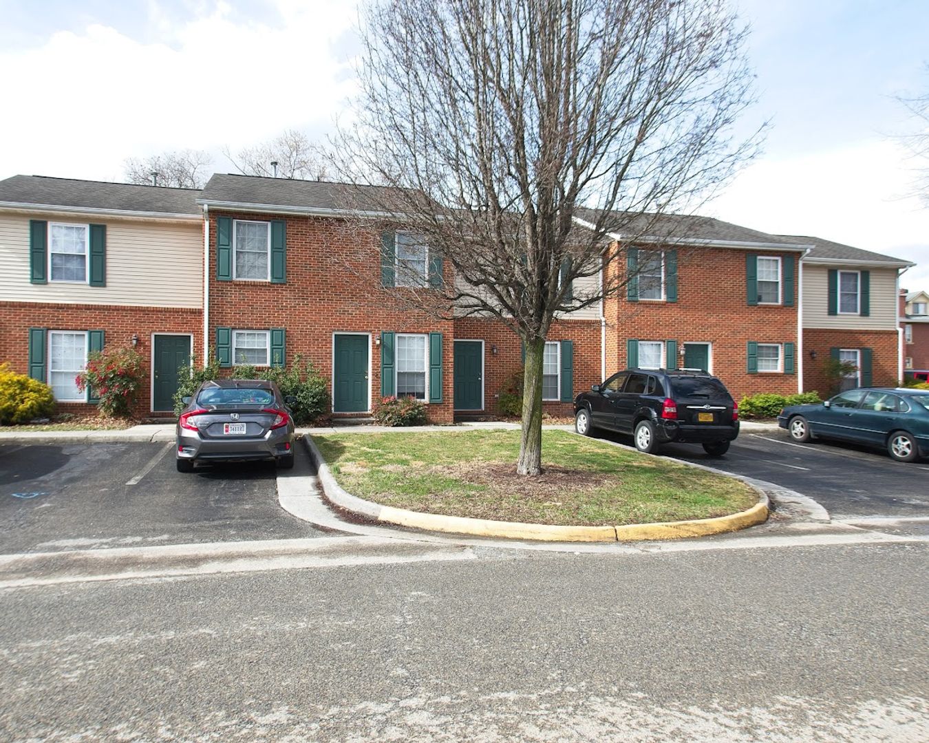 Radford Apartment: 1100 Calhoun Street