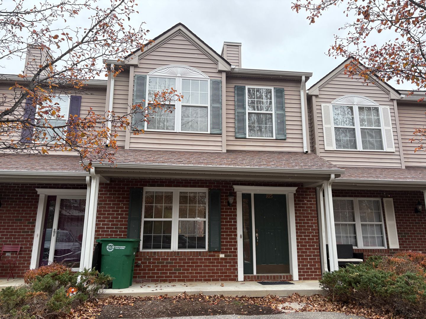 Christiansburg House: 825 Oak Tree Blvd