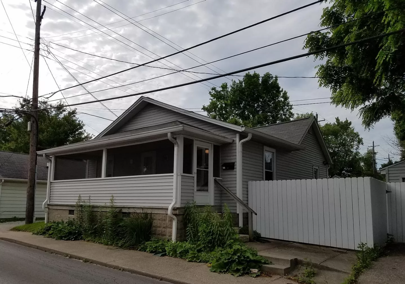 Bloomington House: 208 E. Grimes Ln - 208