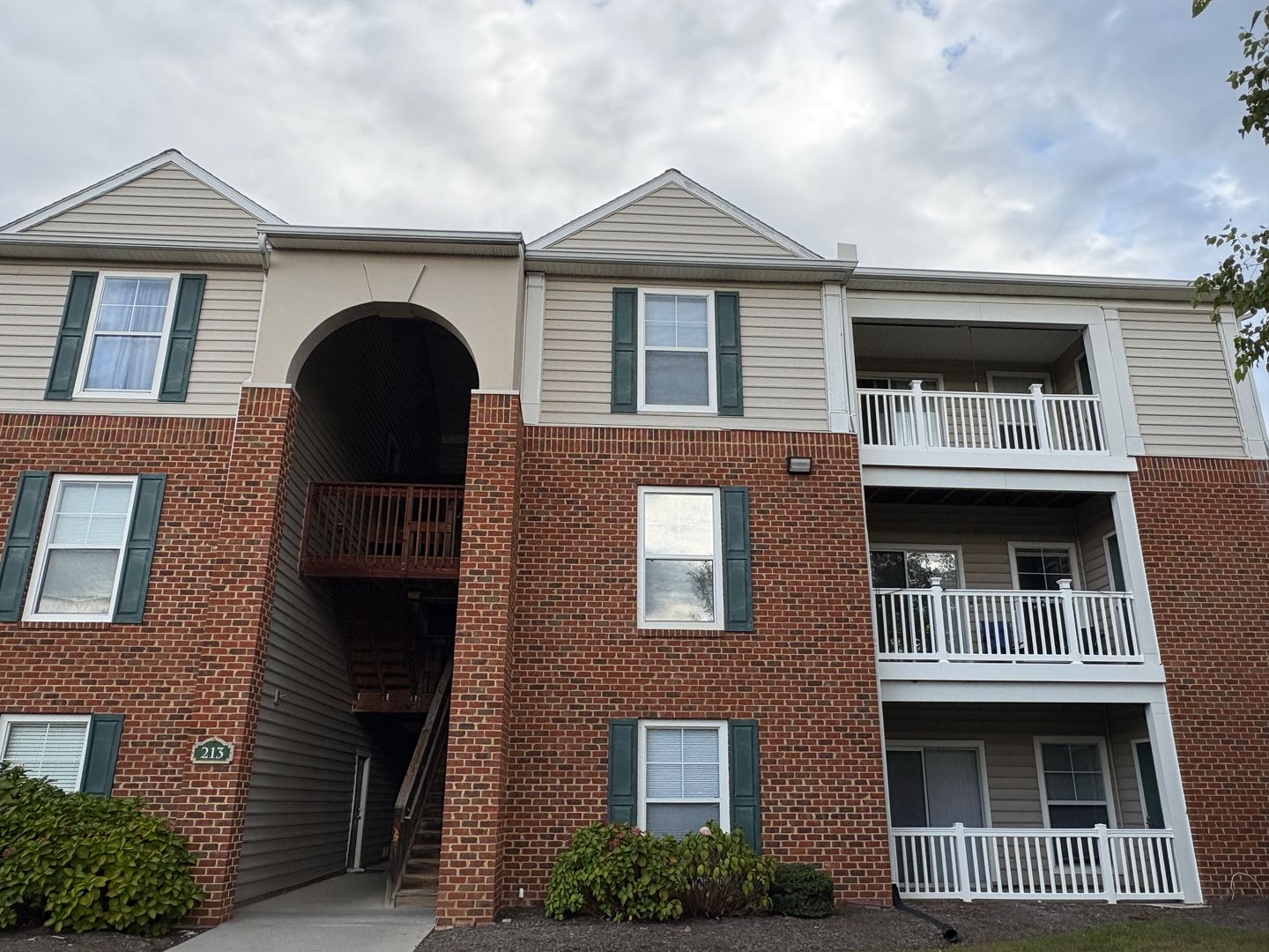 Blacksburg Apartment: 213 S Knollwood Dr