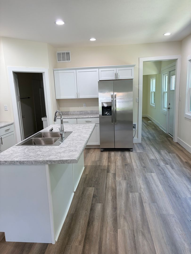 Bloomington Apartment: 446 E 2nd Street