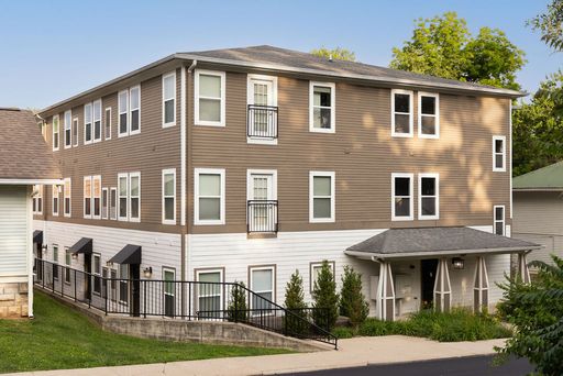 609 S Henderson - Close to Campus - 1 Bed/1 Bath - Waived App Fees & $500 Gift Card! - LAST UNIT AVAILABLE! – photo 1