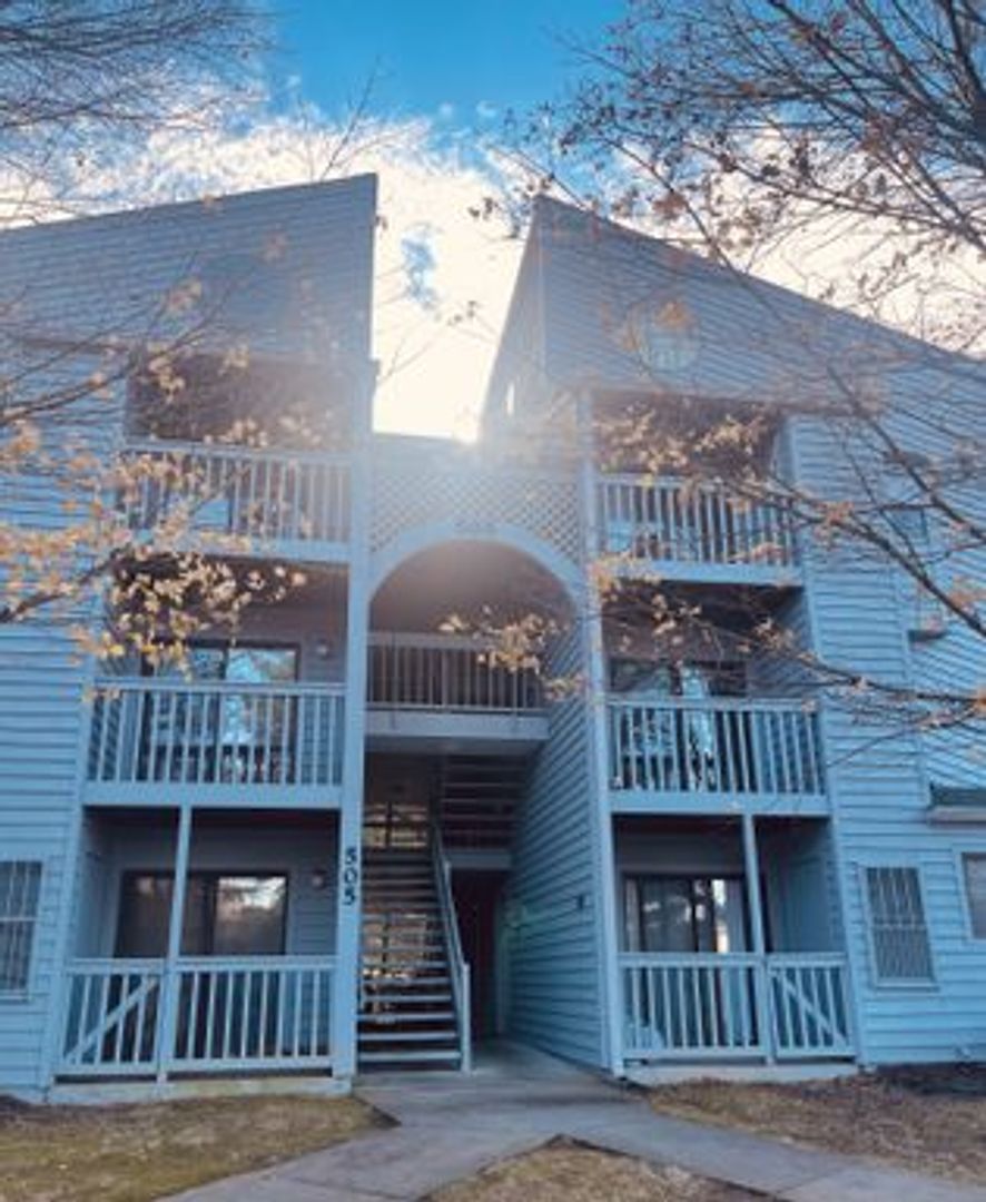 Blacksburg Apartment: 505 Sunridge Dr.