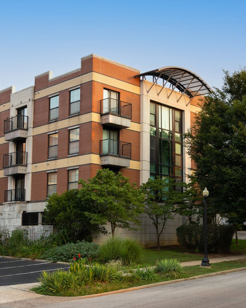 Bloomington Apartment: 219 E. 7th St.