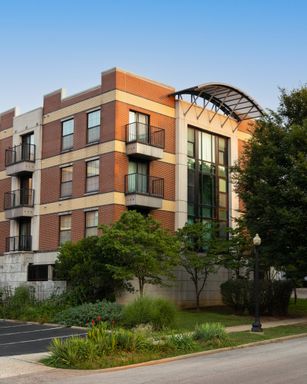 219 E. 7th Street - Downtown Bloomington - 1 Bed/1 Bath - LAST UNIT AVAILABLE! - WAIVED APP FEES & $500 GIFTCARD! – photo 1