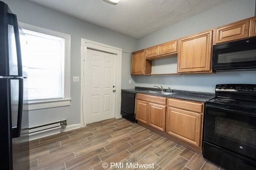 118 E Palmer St Apt. 8 - (2 BEDROOM FOR THE PRICE OF A 1 BEDROOM) – photo 1
