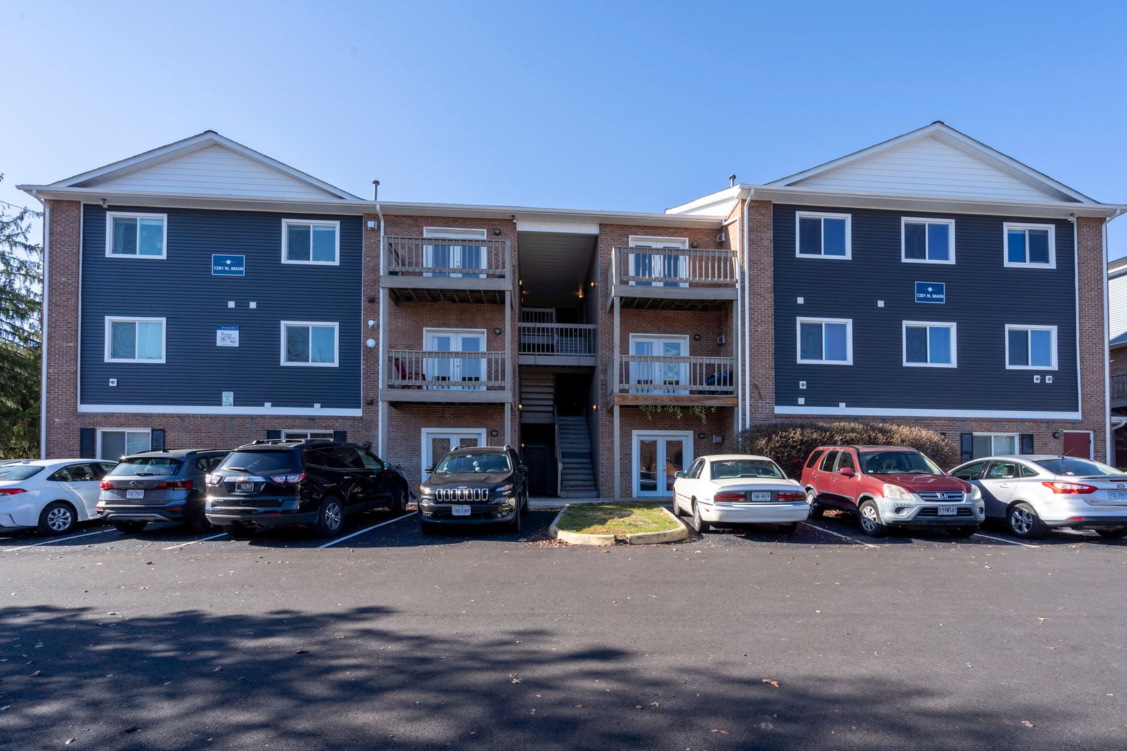 Blacksburg Apartment: 1201, 1203, 1205, 1207 North Main St