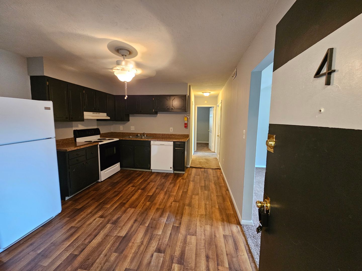 Bloomington Apartment: 400 S Parkway Dr