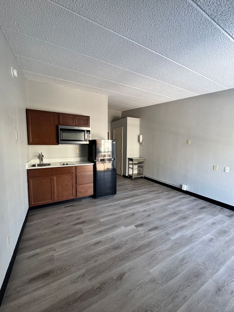 Bloomington Apartment: 1722 N Walnut St.