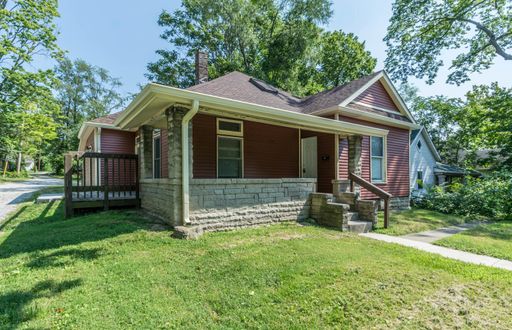 311 E 11th - 5Bed/2Bath - Onsite Parking Available! – photo 1