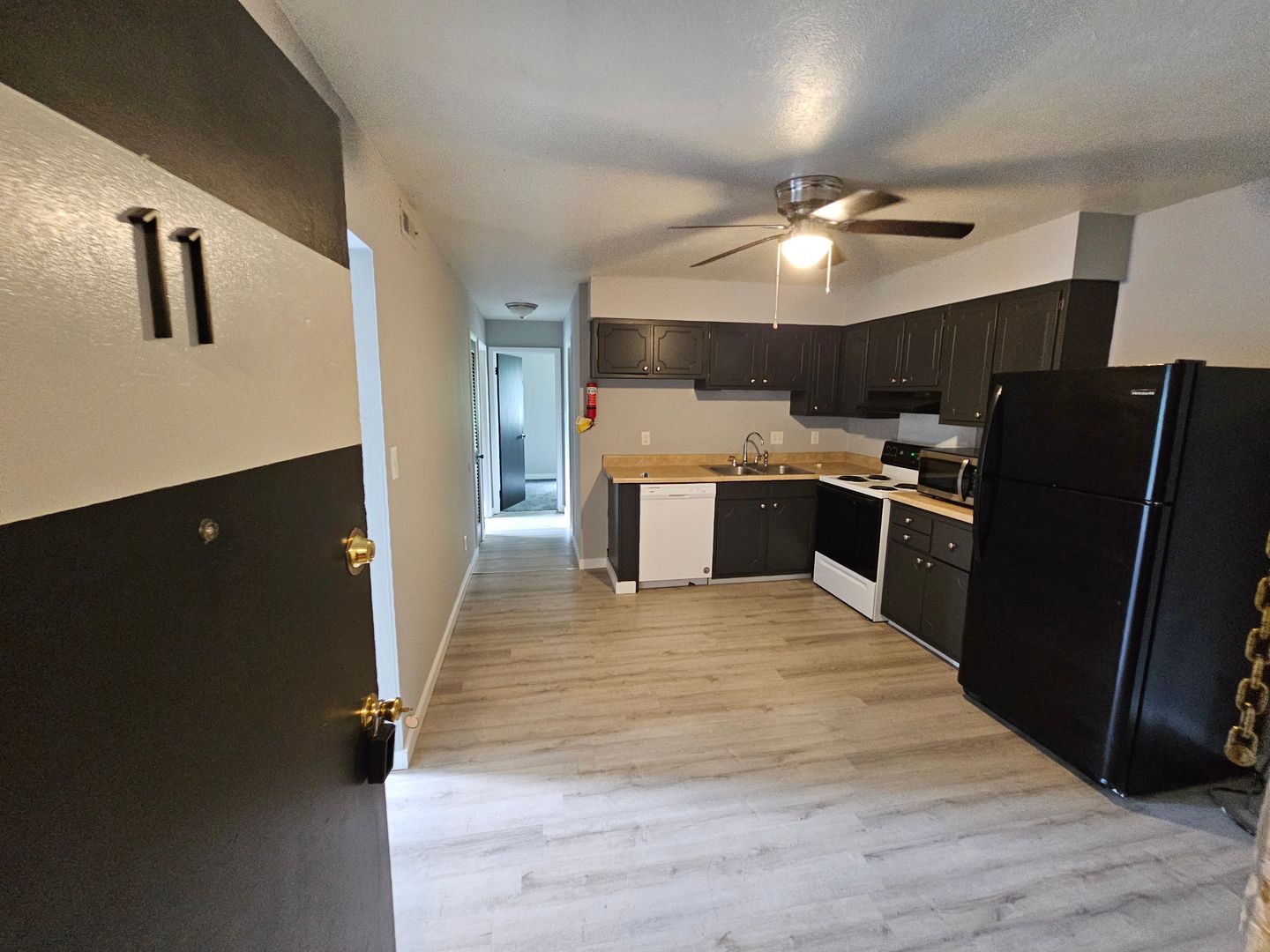 Bloomington Apartment: 400 S Parkway Dr