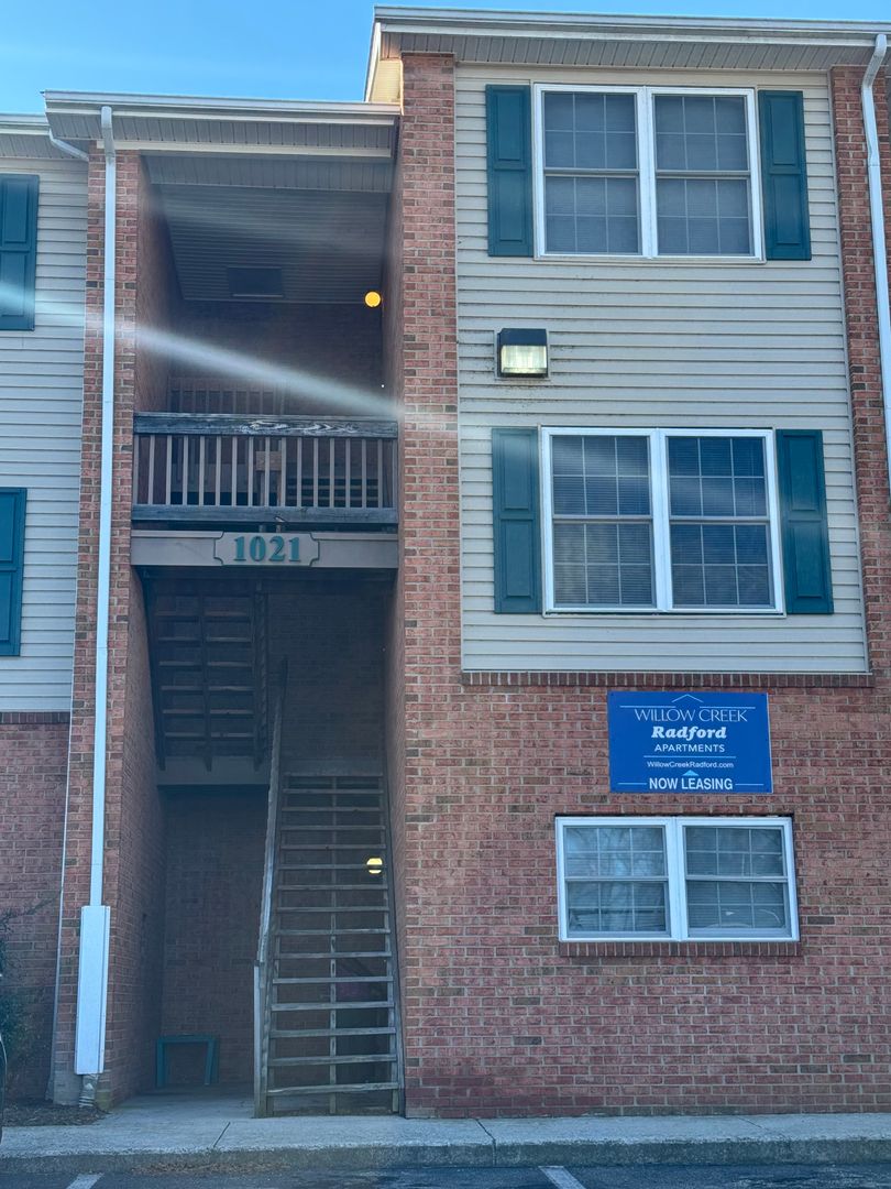 Radford Apartment: Lawrence Street