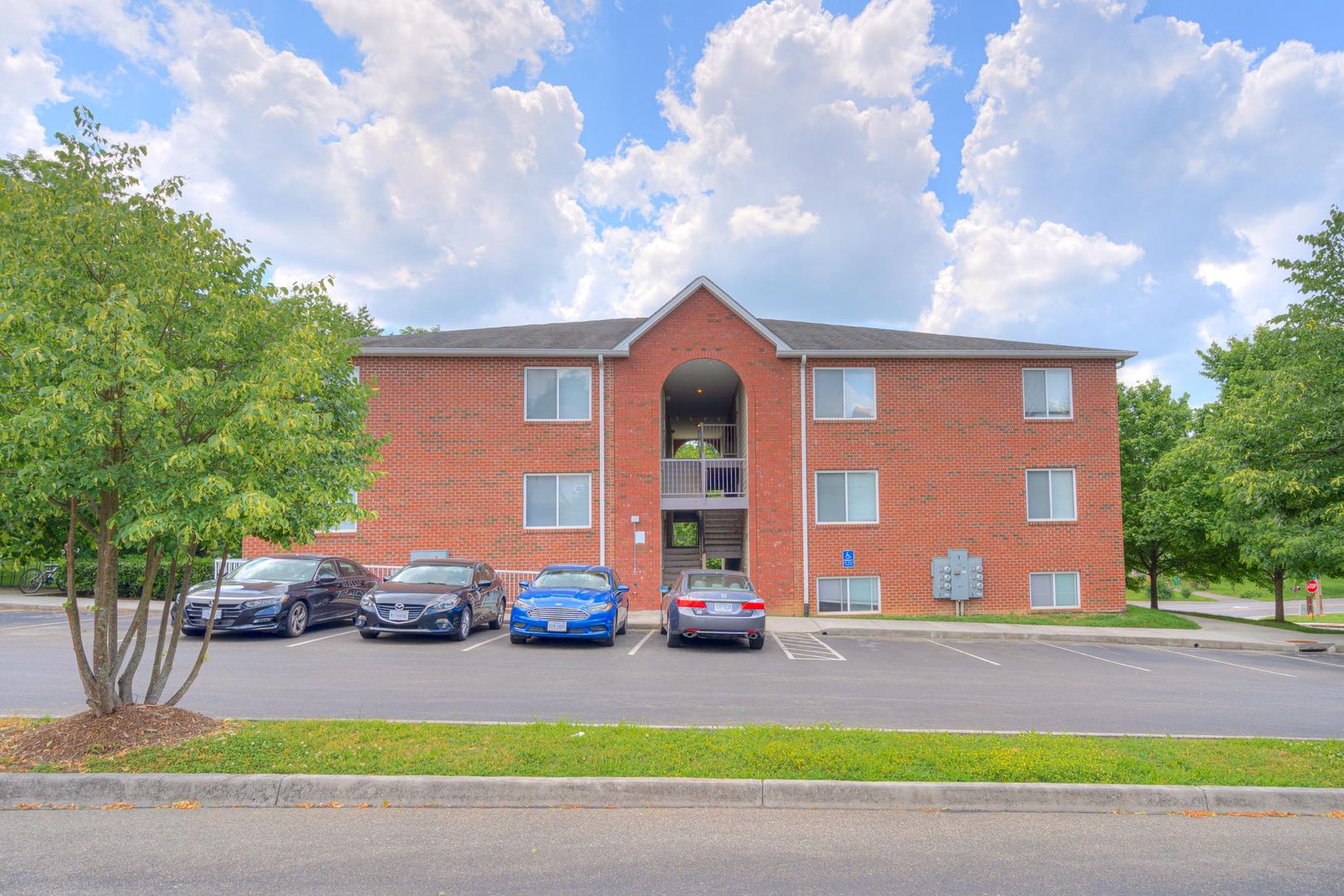 Blacksburg Apartment: 200 Fairfax Road