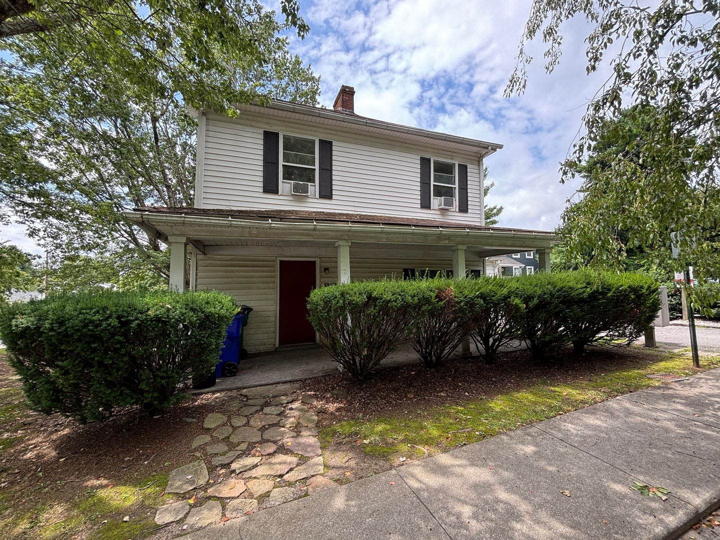 Blacksburg Apartment: 208 Wharton St.