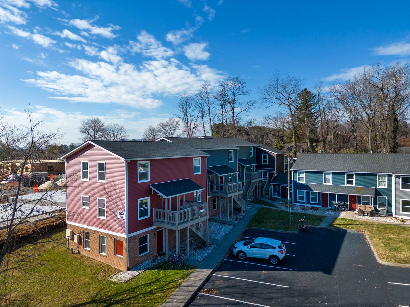 Blacksburg Apartment: 203, 205, 209 Tee St