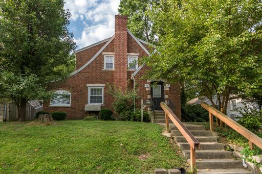 1302 Hunter - 7 Bed/2 Bath - Renovated! – photo 1