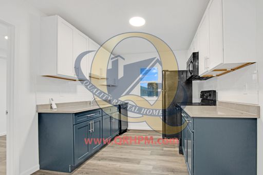 RENOVATED, GRANITE COUNTERTOPS, STAINLESS APPLIANCES & MORE! – photo 1