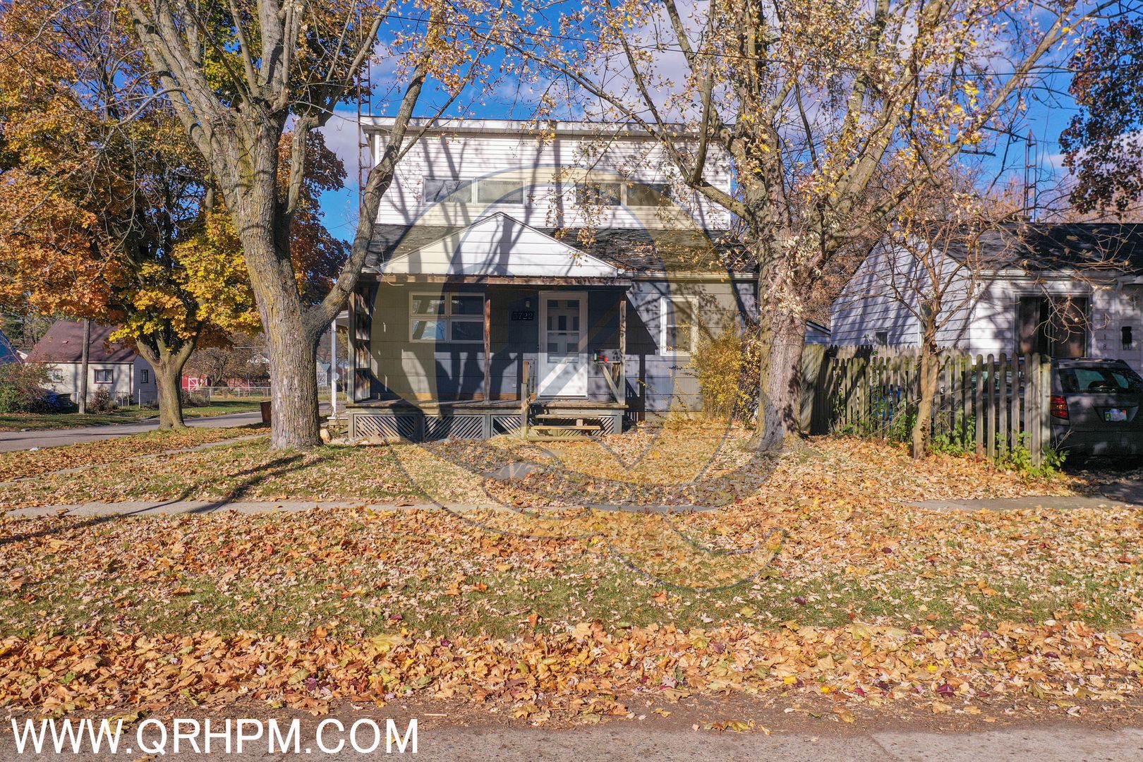 Flint House: 3722 Larchmont St