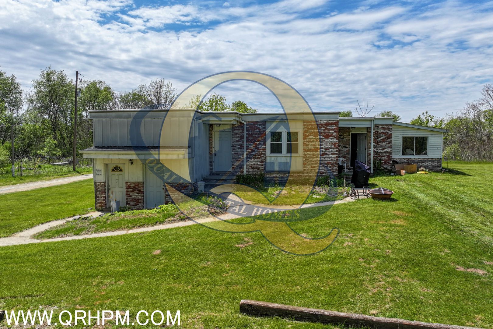 Swartz Creek Apartment: 10149 Corunna Rd