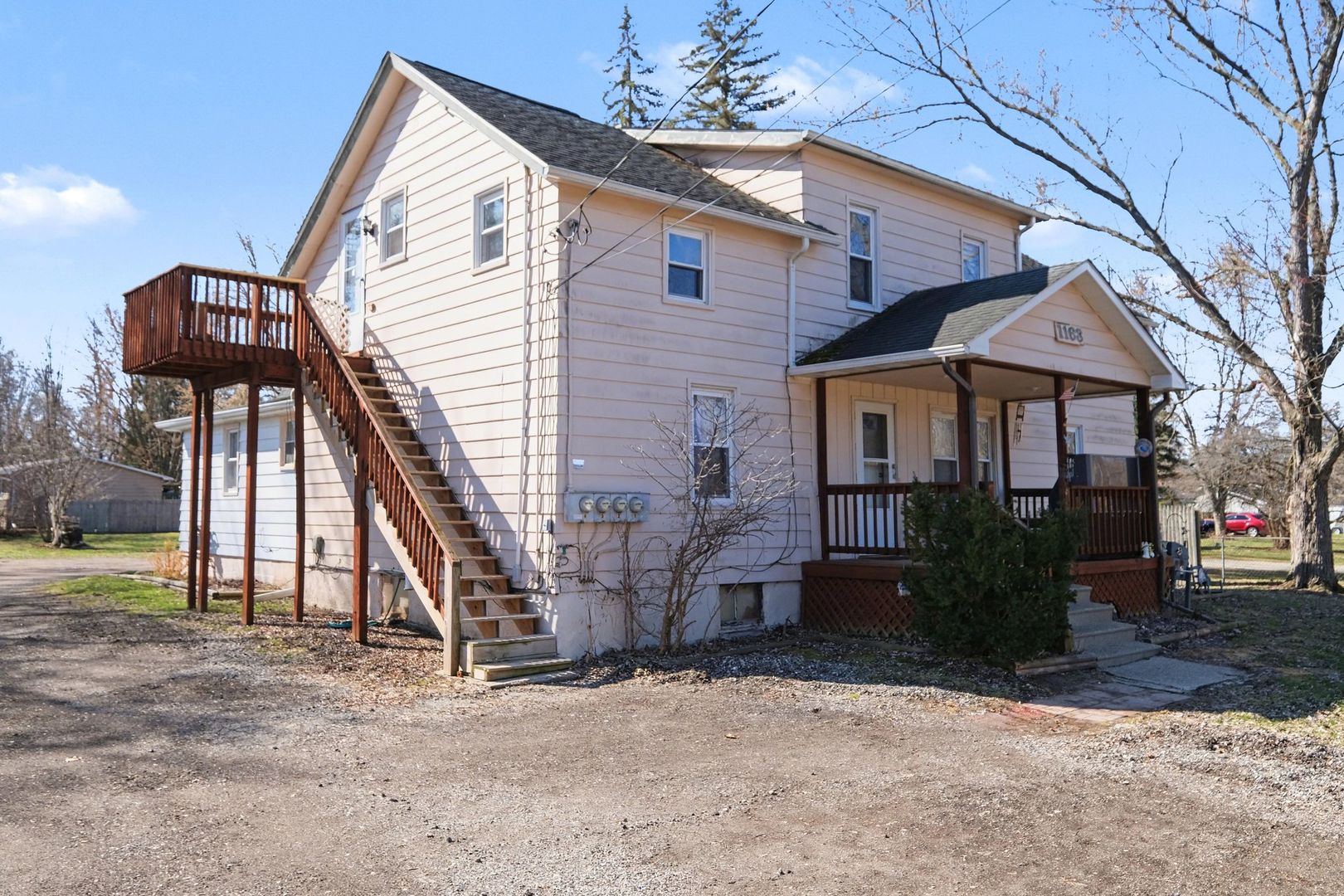 Flint Apartment: 1163 W Reid Rd