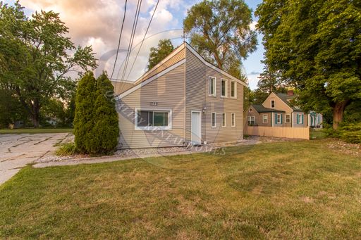 Available Now in Genesee Twp.!! - Water Included!