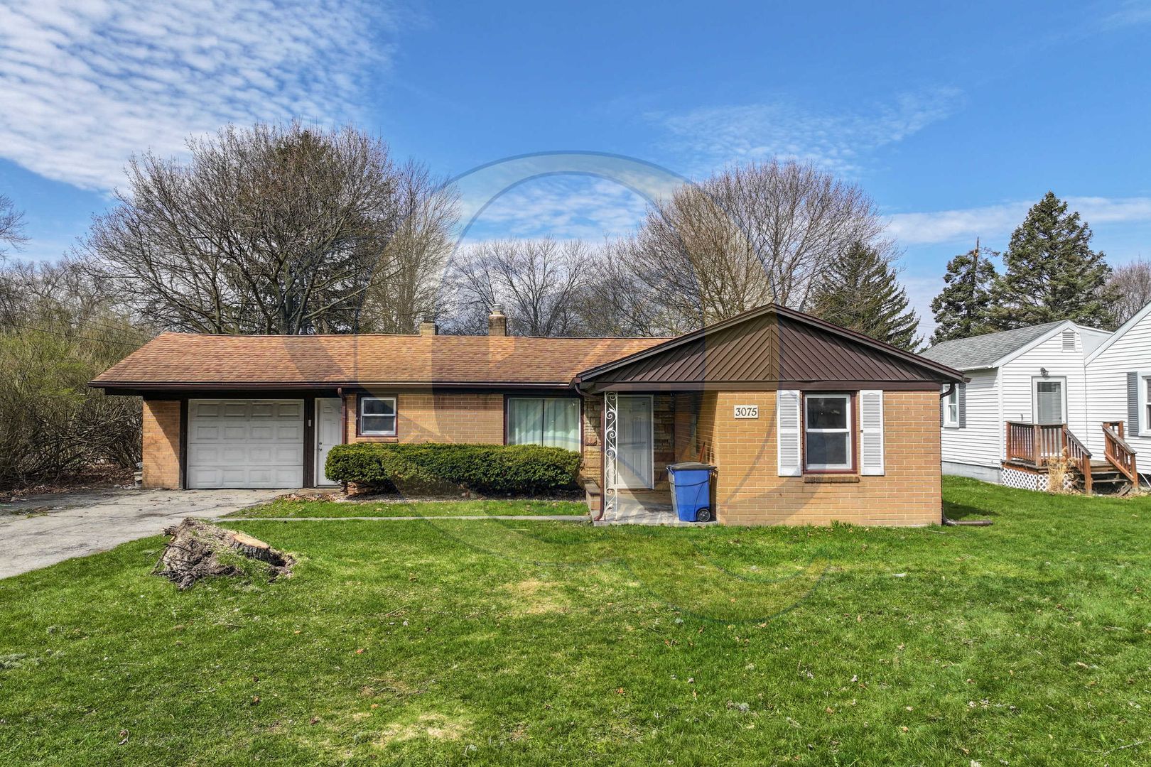 Flint House: 3075 Lanning Dr