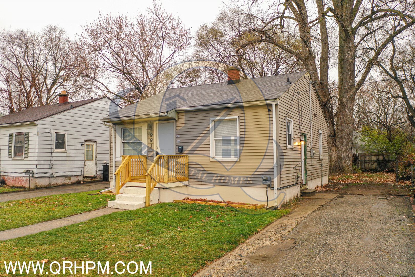 Flint House: 991 S Ballenger Hwy