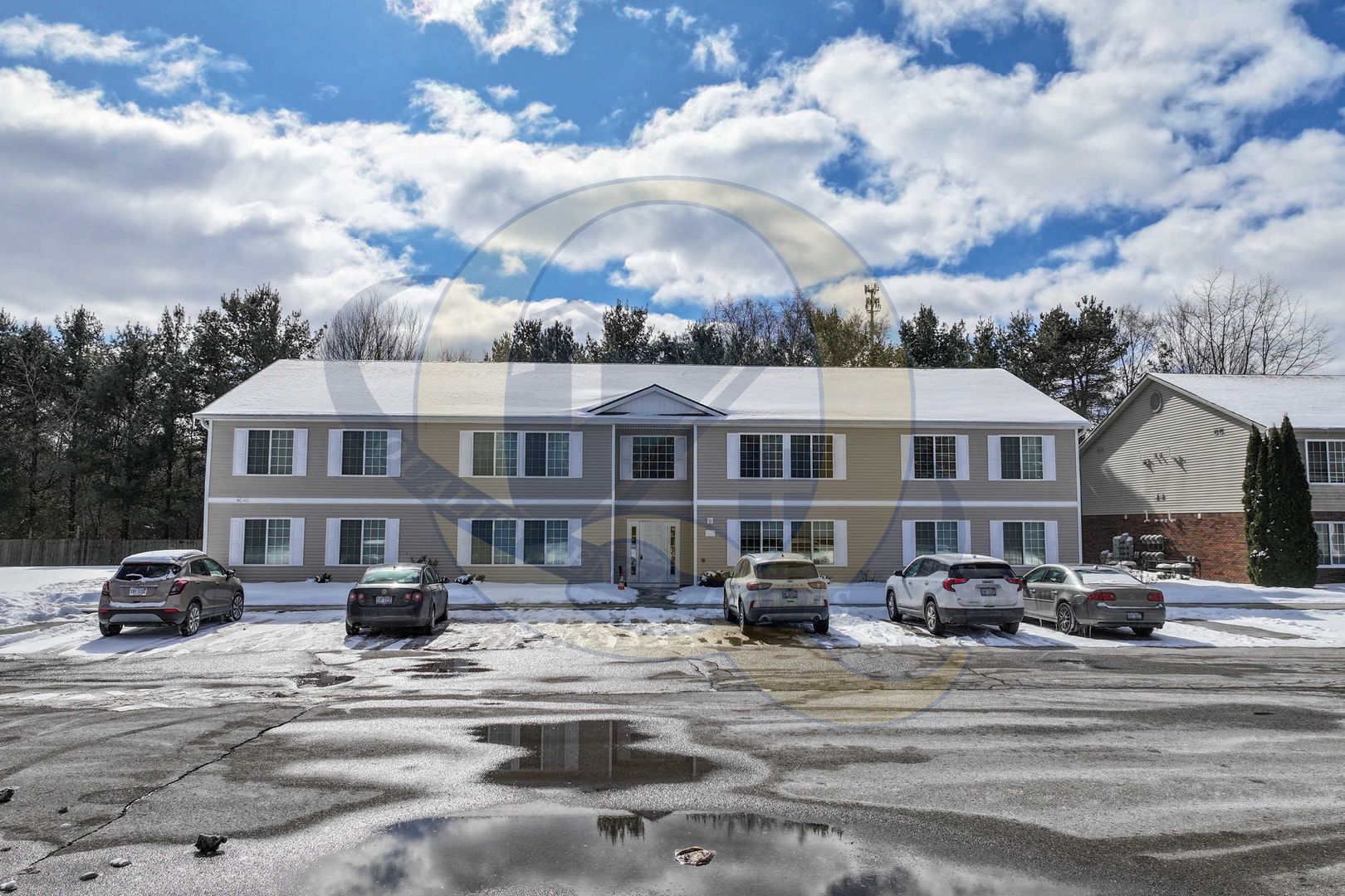 Flint Apartment: 5200 N Genesee Rd