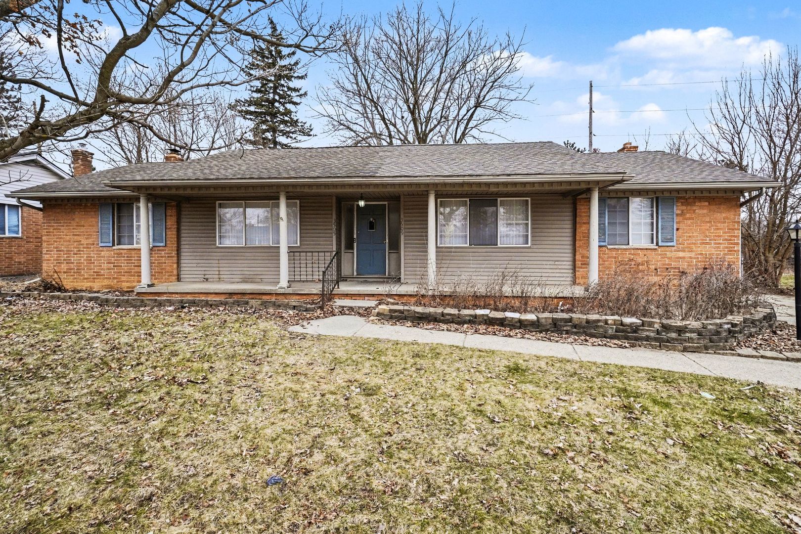 Flint House: 3505 Ridgecliffe Dr