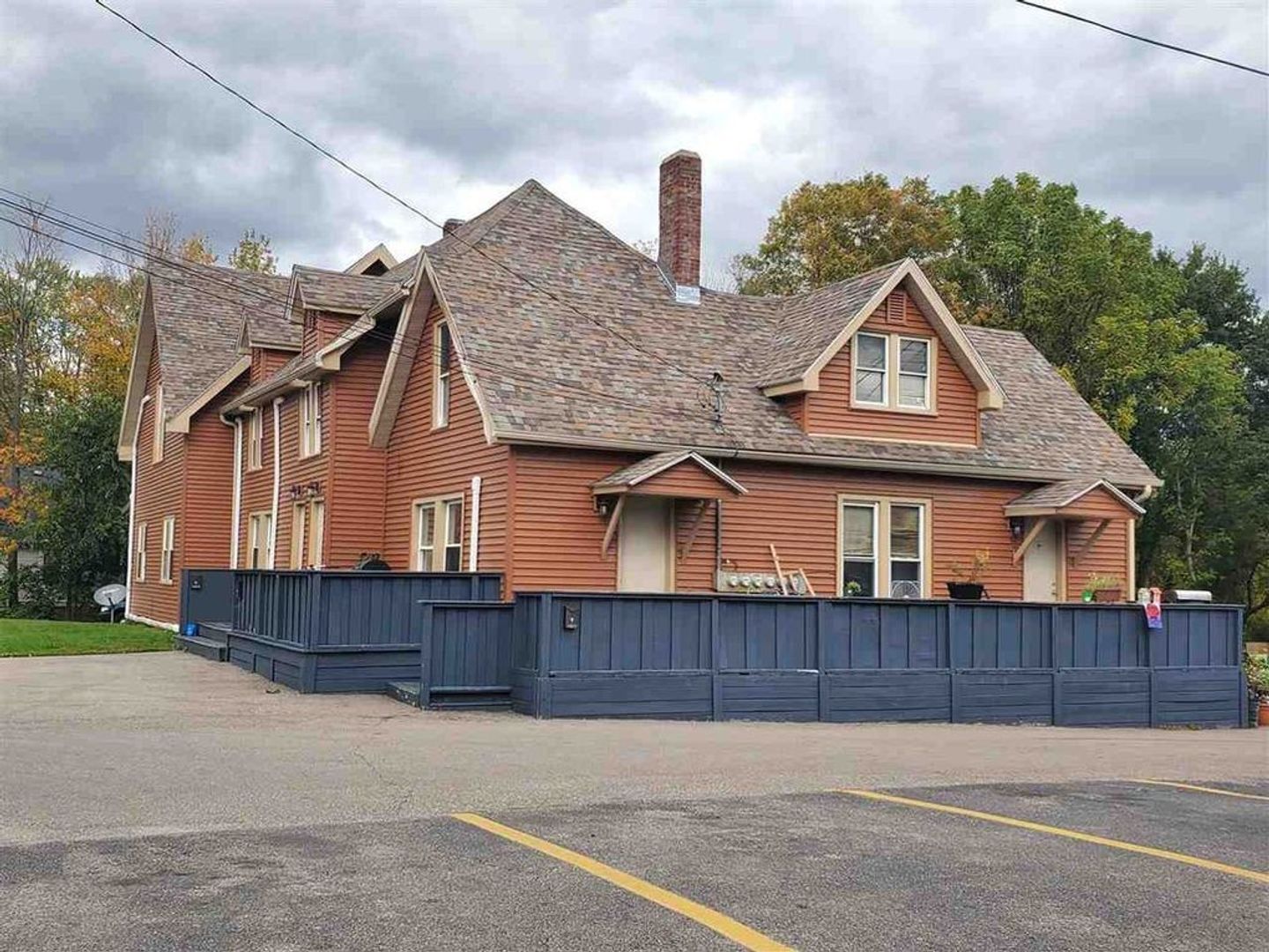 Clio Apartment: S Mill St