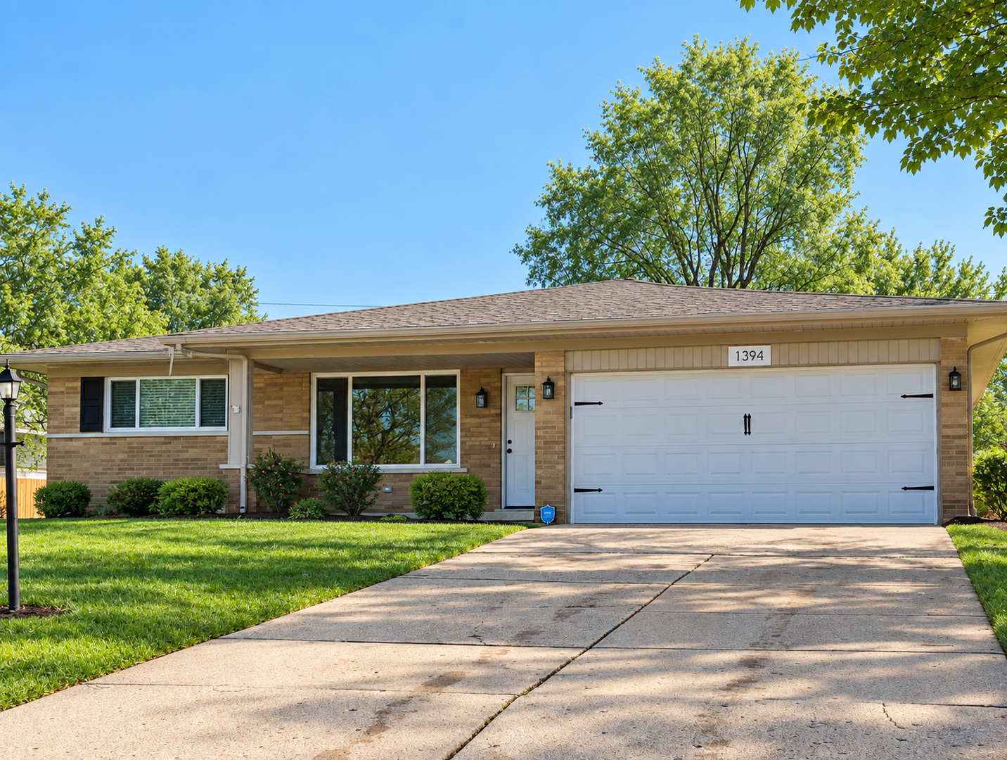 Grand Blanc House: 1394 Rollins St