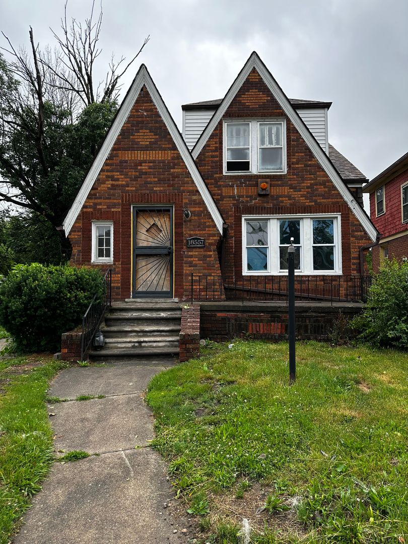 Detroit House: 18557 Wexford