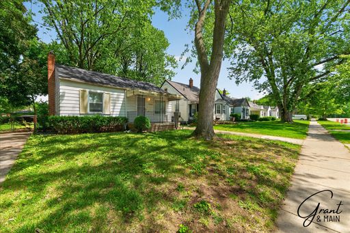 $1200 2 bedroom ranch – photo 1