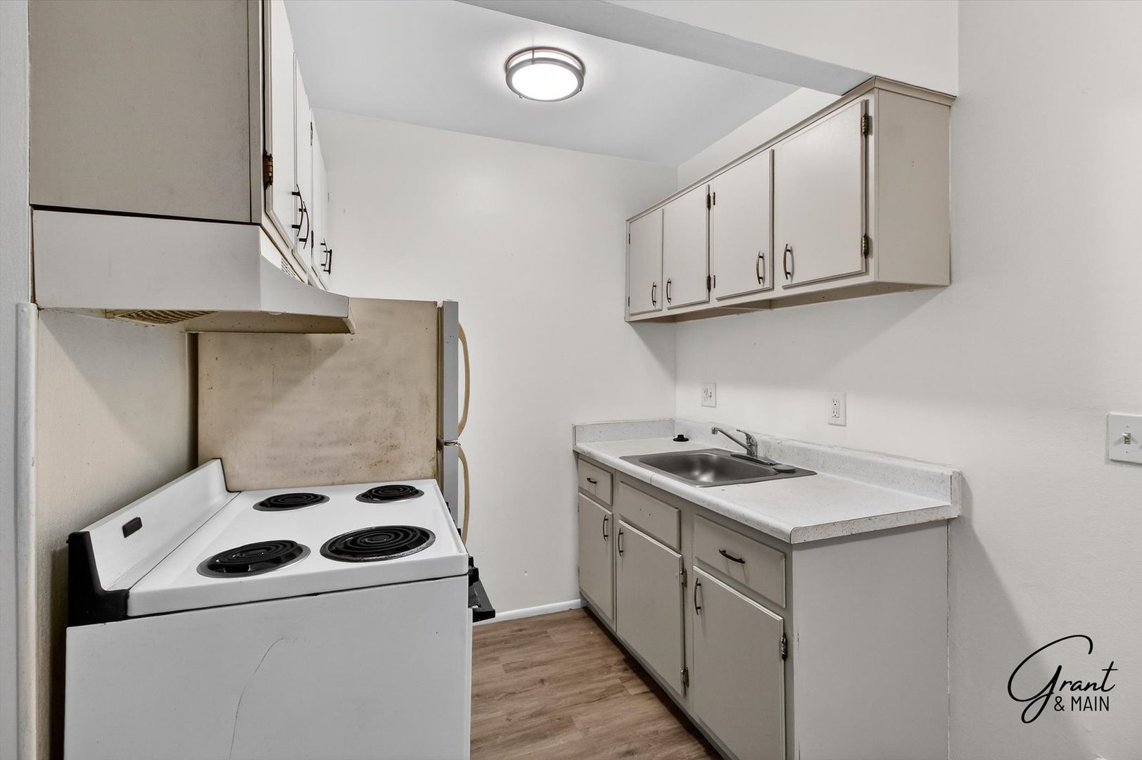 22330 W Warren - 22330 W Warren Ave LLC 6 of 12