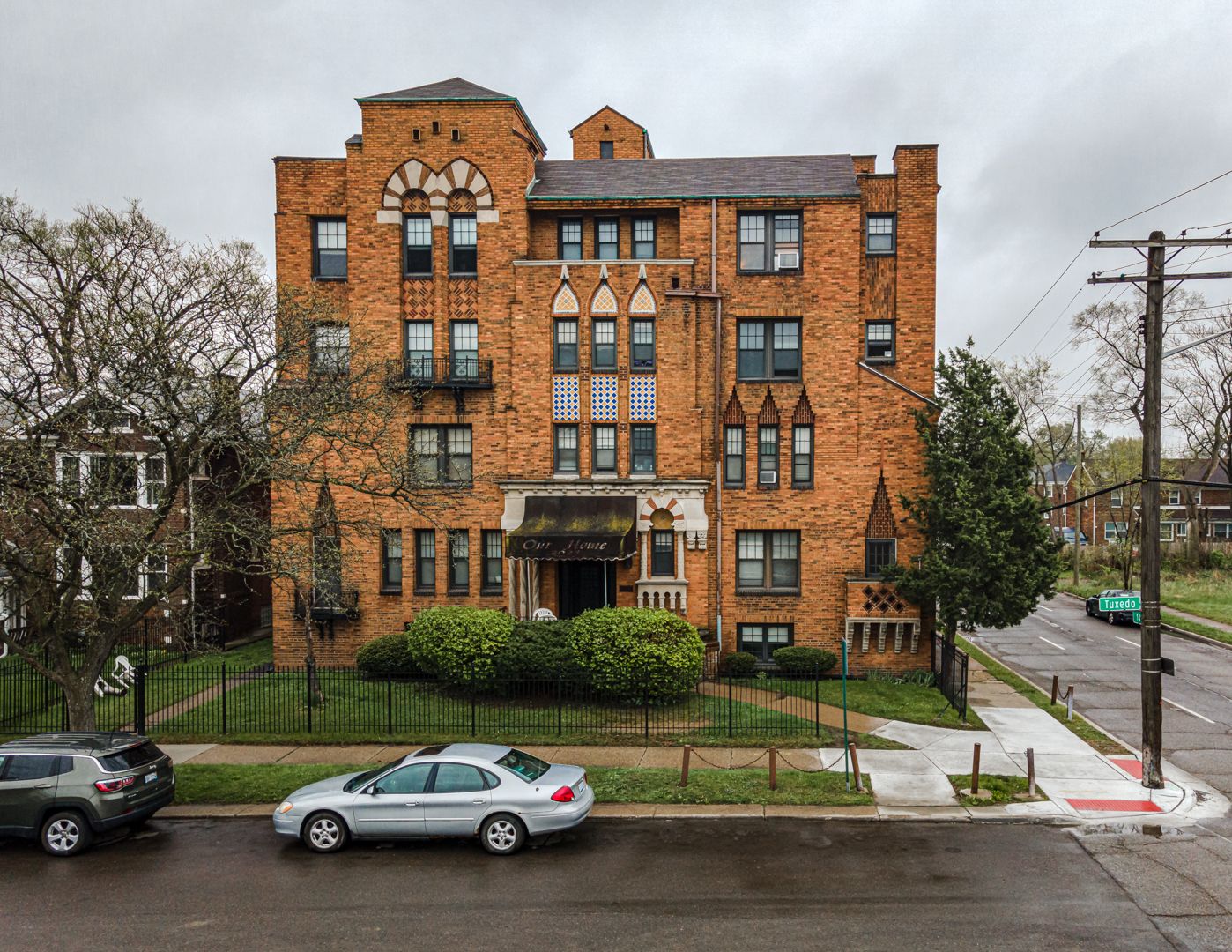 Detroit Apartment: 2023 Tuxedo Street