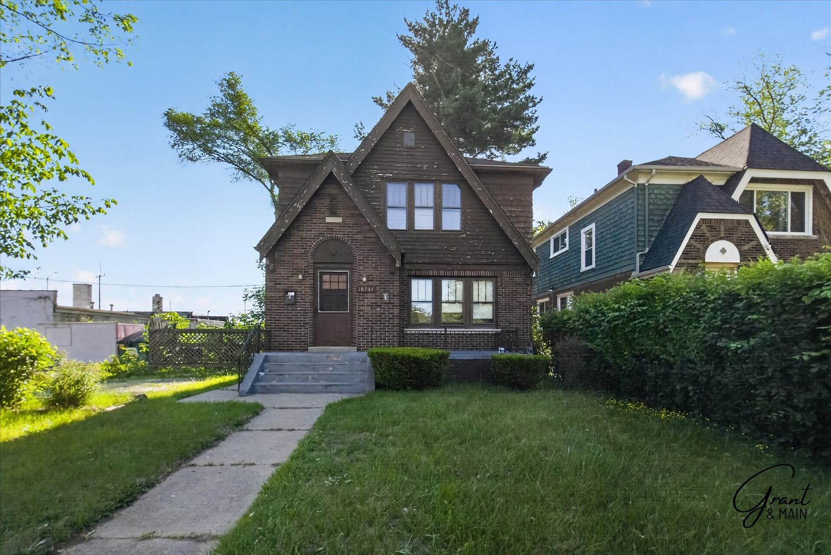 Detroit Apartment: 18732 Salem St.
