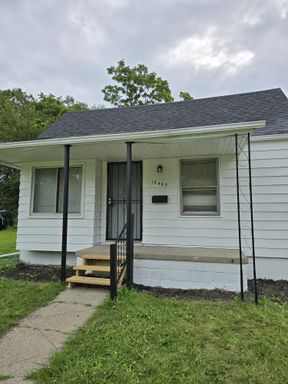 Remodeled 4B 1B Home $1,175 – photo 1